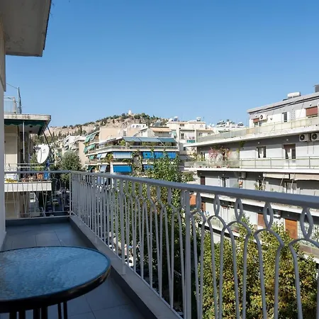 Classy In Koukaki, Walk To Metro & Acropolis
