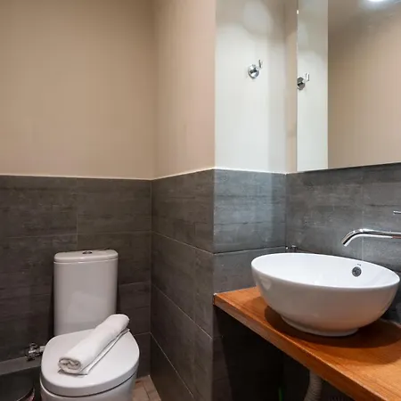 Classy In Koukaki, Walk To Metro & Acropolis Athens